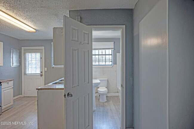 Building Photo - 4114 Moncrief Rd