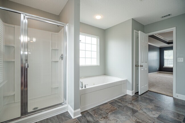 Building Photo - 717 Highgrove Ct