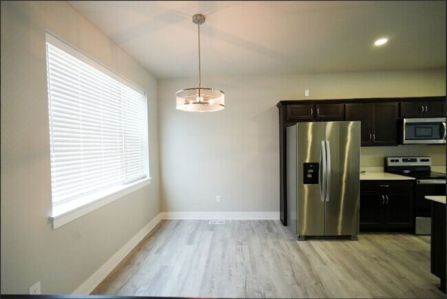 Building Photo - Modern 3-Bedroom Ranch in Grimes – Availab...