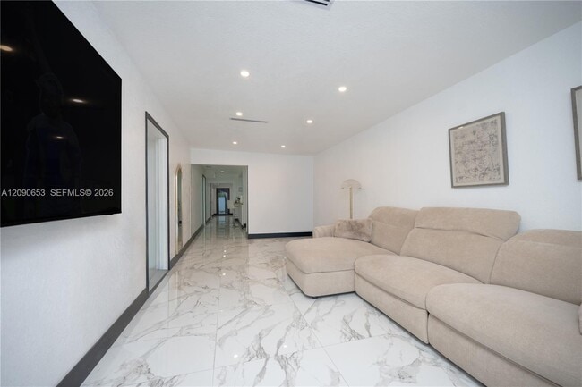 Building Photo - 2920 SW 69th Pl