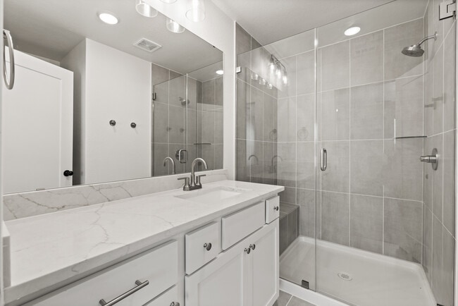 Building Photo - 602 Mercado St