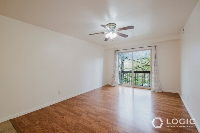 Building Photo - 1044 E 400 S