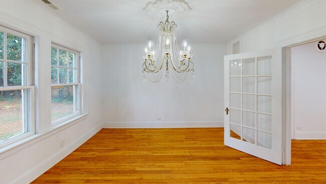Building Photo - 608 N Jackson St