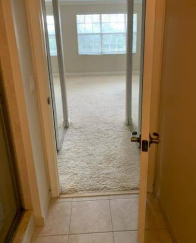 Building Photo - 5021 Vine Cliff Way W