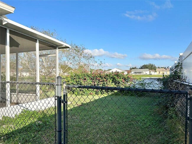 Building Photo - 3992 Warbler Dr