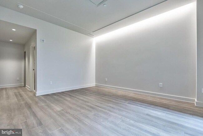 Building Photo - 130 18TH St