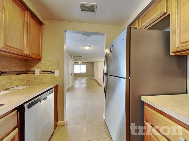 Building Photo - 8664 Mockingbird Ln