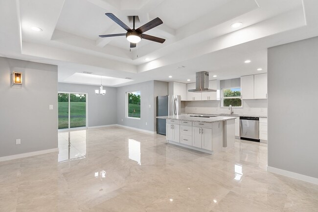 Building Photo - 4 Augusta Dr