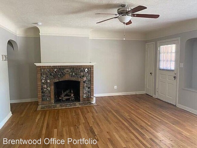 Building Photo - 3 br, 1 bath Apartment - 1302 W Hays St