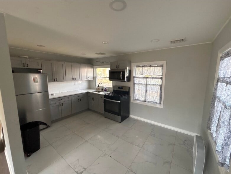 Building Photo - 6 Spindletop Ln