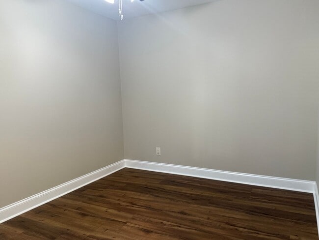Building Photo - Amazingly Spacious Residence, Available Now!