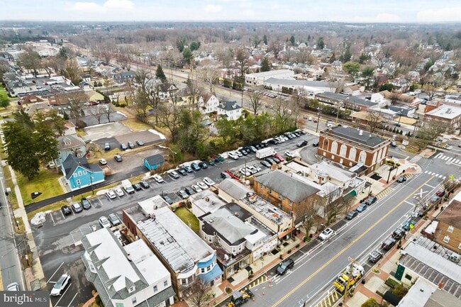 Building Photo - 508 Station Ave