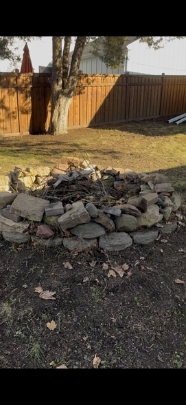 Fire pit - 610 Linden St W