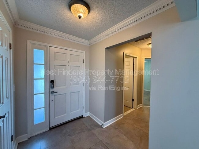 Building Photo - 1695 Evans Dr S