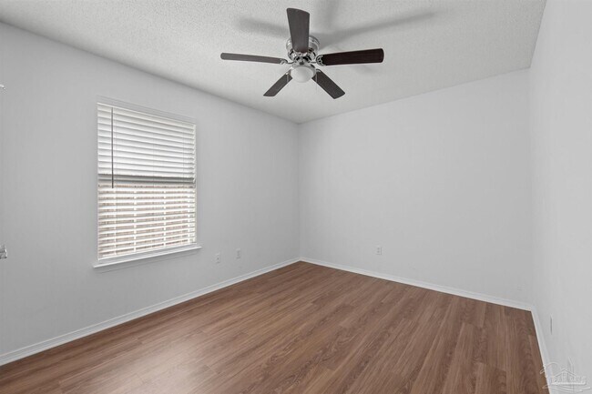 Building Photo - 383 Mirabelle Dr