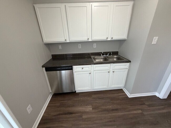 Building Photo - Welcome to your new home in Southaven, MS! HALF OFF FIRST MONTH RENT!!