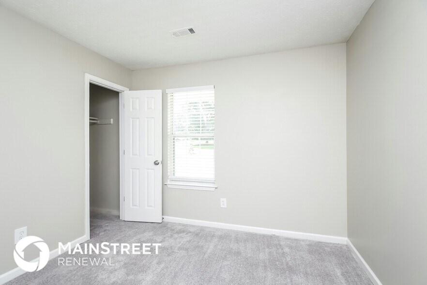 Building Photo - 370 Flint Ridge Ct