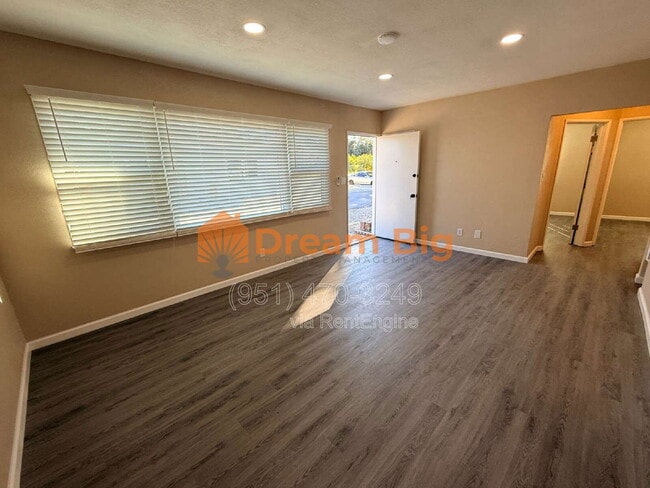 Building Photo - 1365 Stillman Ave