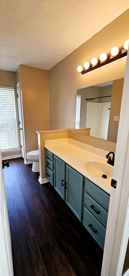 Building Photo - No HOA! Peaceful Cul-de-Sac Living with Ou...
