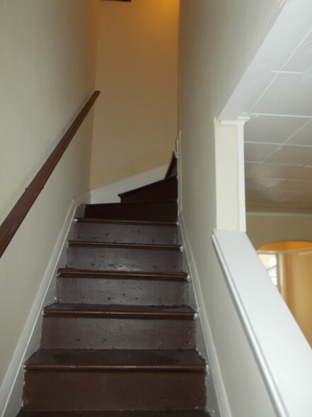 Building Photo - 49 Talbott St