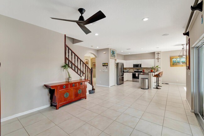 Building Photo - 6788 Hendry Dr
