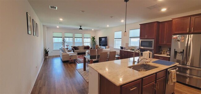 Building Photo - 716 Leeward Pass