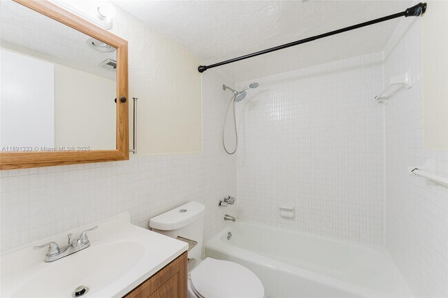 Building Photo - 432 SE 20th St