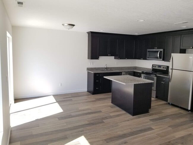 Building Photo - 6925 Hardrock Ct
