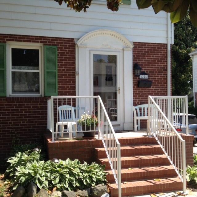 Building Photo - 1226 Circle Dr