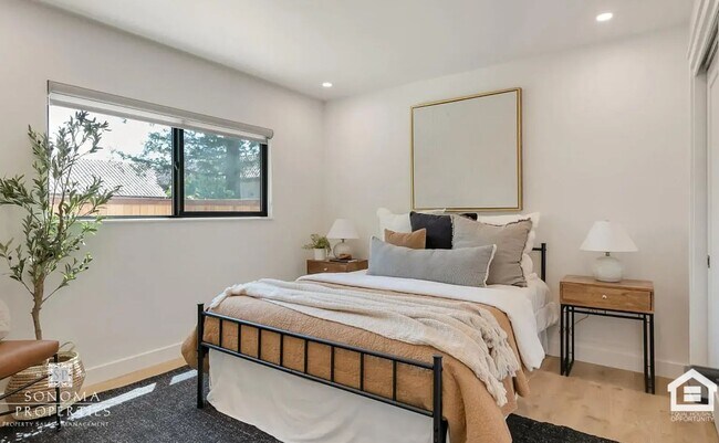Building Photo - Modern Downstairs 2-Bedroom Unit Minutes from Sonoma Plaza