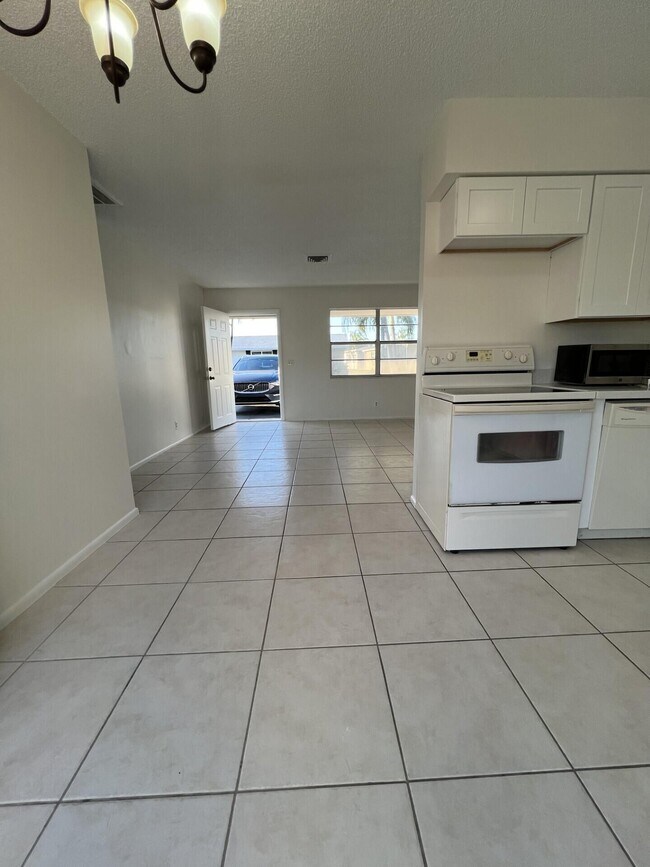 Building Photo - 2845 Duke Ln