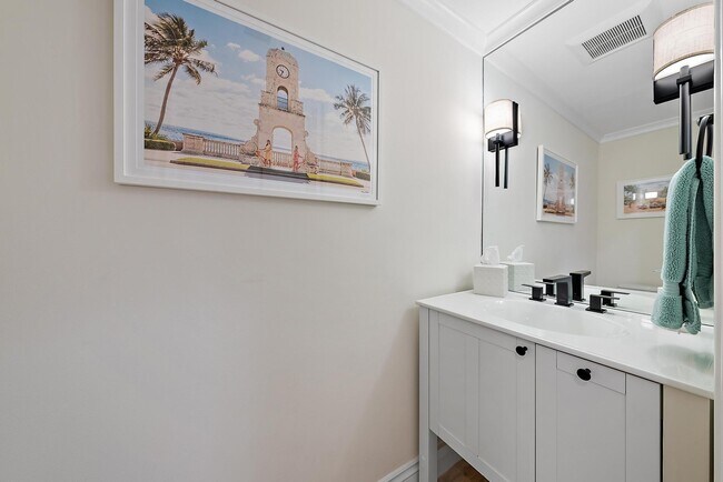 Building Photo - 360 Seaspray Ave