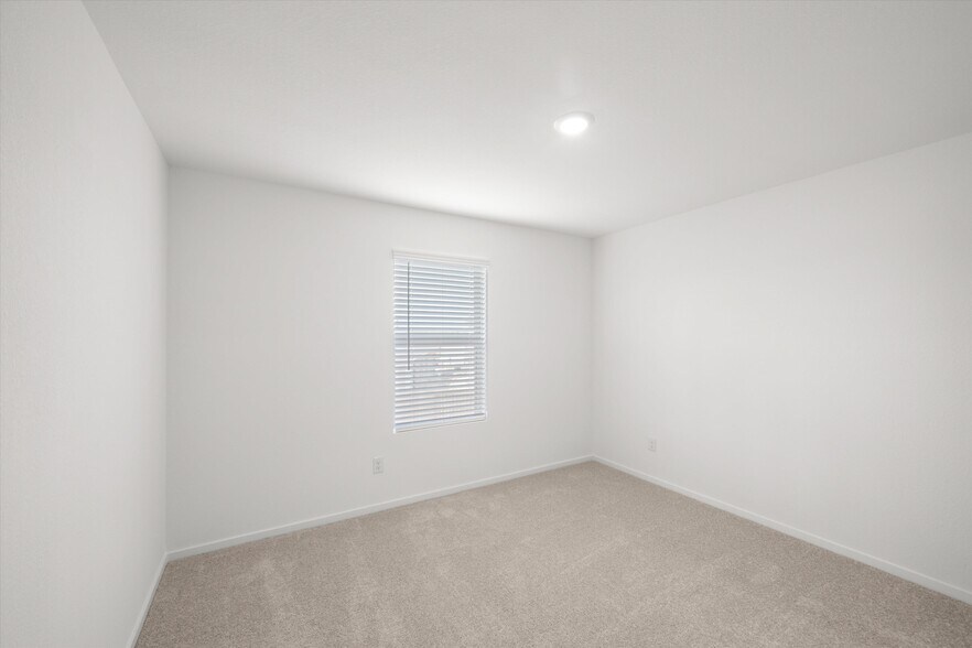 Building Photo - 3167 Savannah Rose Dr