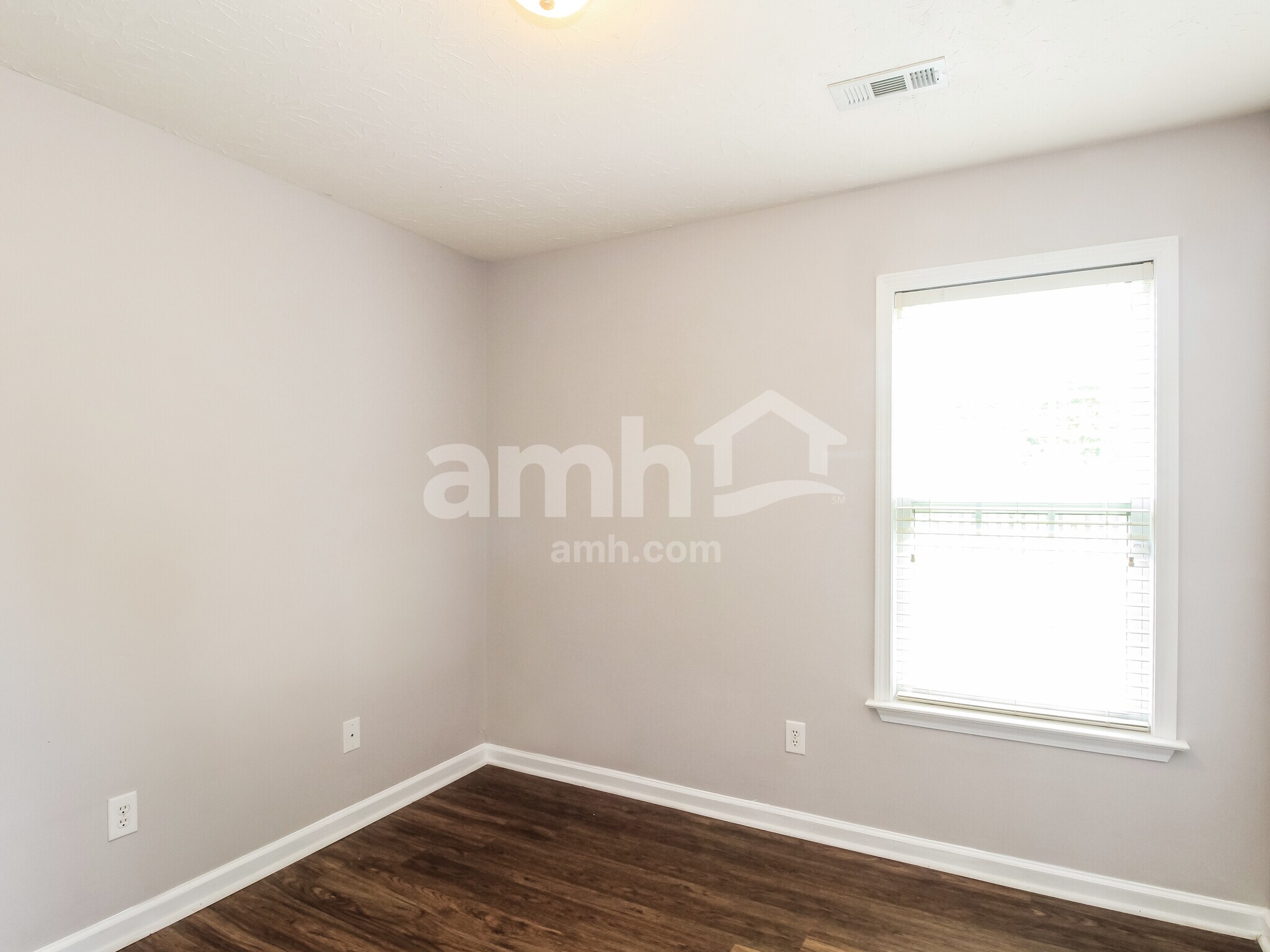 Building Photo - 135 Belvedere Dr