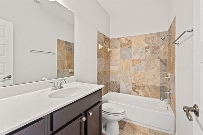 Building Photo - 506 Hummingbird Ln