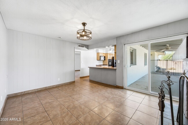 Building Photo - 4213 E Sahuaro Dr