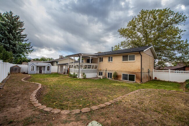 Building Photo - 1784 N 600 E