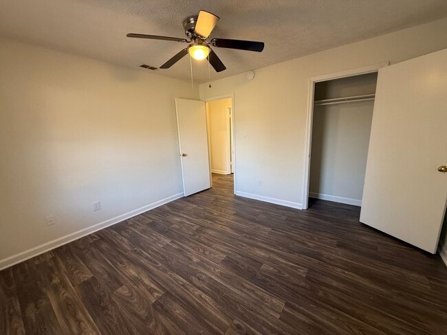 Building Photo - 137/139 Deer Creek Dr