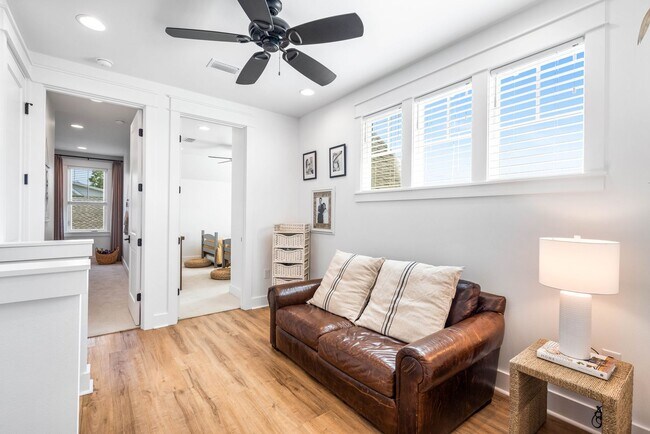 Building Photo - 245 Log Landing St