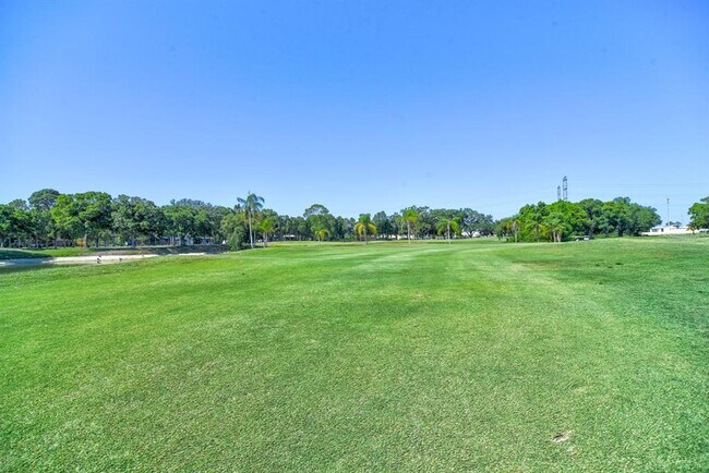 Building Photo - 900 Cove Cay Dr