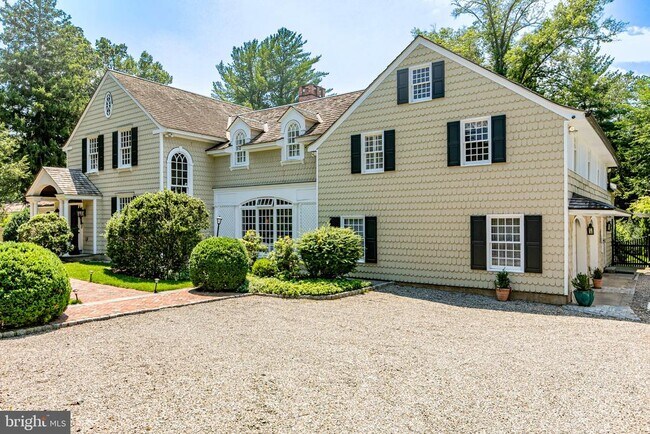 Building Photo - 38 Pardoe Rd
