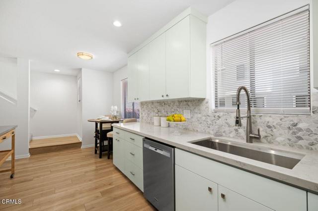 Building Photo - 4455 Rockland Pl