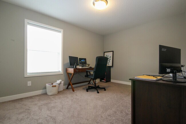 Building Photo - 13789 102nd Pl N