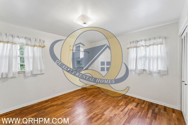 Building Photo - Available Now!!! 4 Bed, 2.5 Bath!!