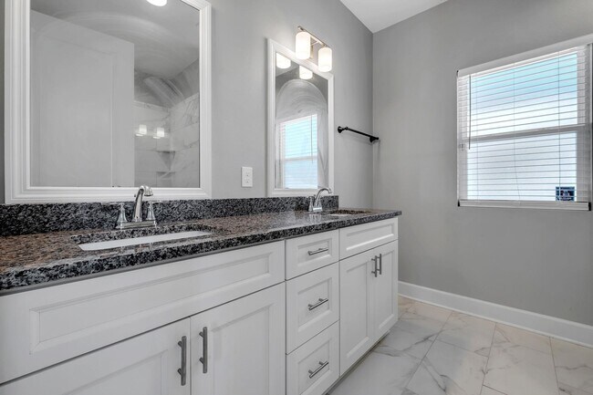 Building Photo - 4497 River Breeze Ln