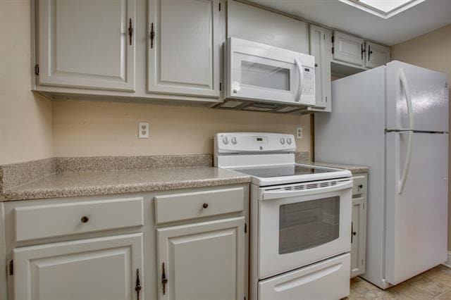 Building Photo - 822 Creekside Dr