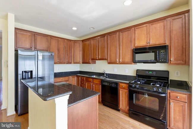 Building Photo - 24652 Siltstone Square