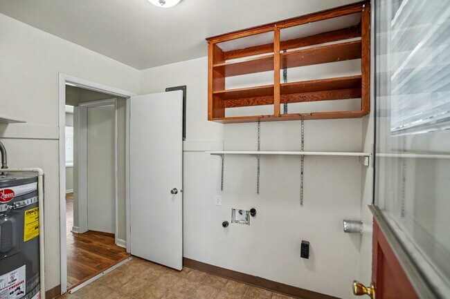 Interior Photo - 086-Friendship Court Apartments