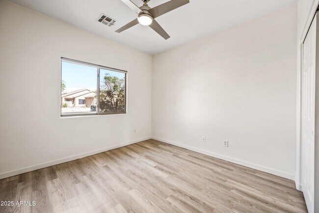 Building Photo - 1704 S 79th Glen
