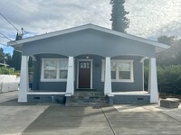 Building Photo - Fabulous vintage charm with all the modern...